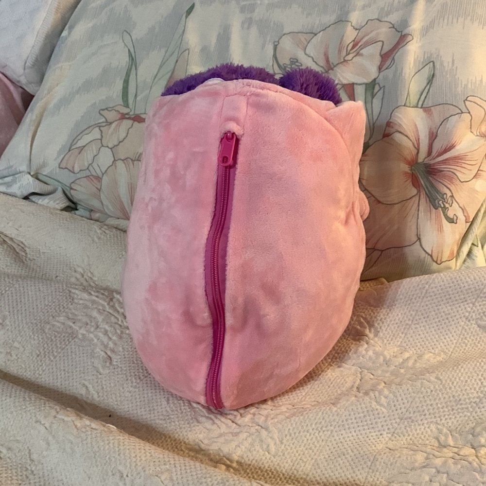 Stuffy with a surprise,💥it hides a hoodie - Picture 8 of 13